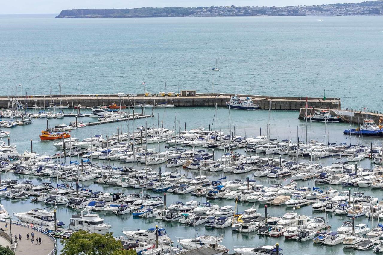 A7 Masts - Striking Beach Bolthole Apartment With Beautiful Sea Views Private Balcony & Parking Torquay Exterior photo