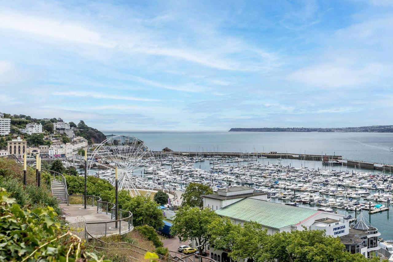 A7 Masts - Striking Beach Bolthole Apartment With Beautiful Sea Views Private Balcony & Parking Torquay Exterior photo