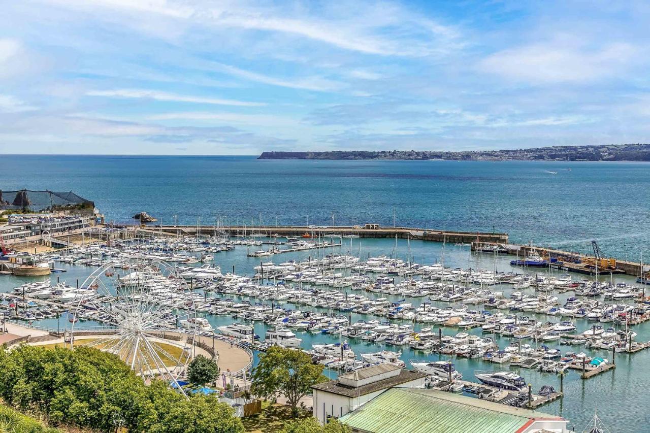 A7 Masts - Striking Beach Bolthole Apartment With Beautiful Sea Views Private Balcony & Parking Torquay Exterior photo